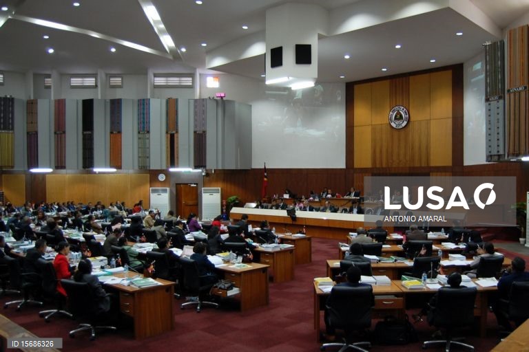 Sociedade civil timorense contra gasto para aquisi??o de viaturas para deputados