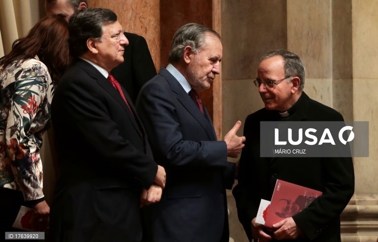 25 Abril: O meu dever institucional é estar no parlamento - Ramalho Eanes