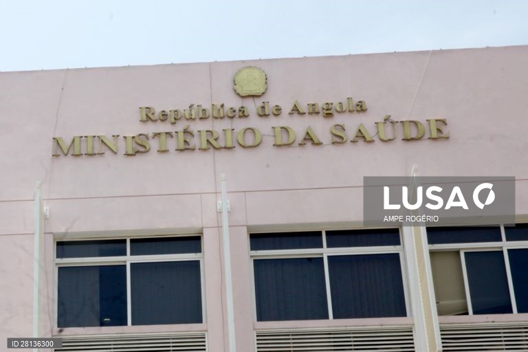 Angola com 1,8 médicos para 10 mil habitantes, muito abaixo das recomenda??es da OMS