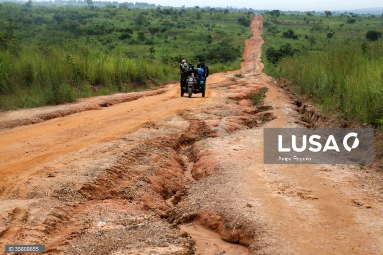 Nove angolanos morrem por dia na estrada, Governo fala em crise de seguran?a