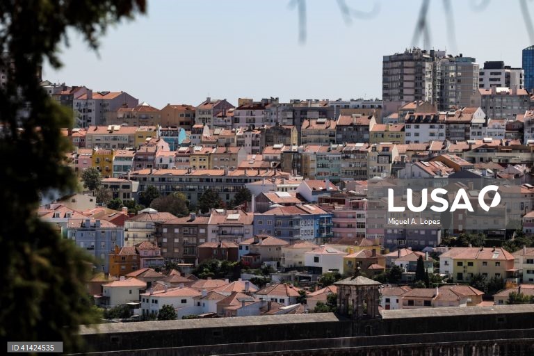 Taxa de juro no crédito à habita??o recua para 3,307% em agosto