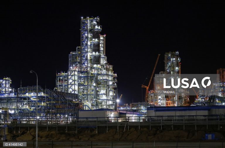 UE acaba importa??es de gás liquefeito russo até final de 2026