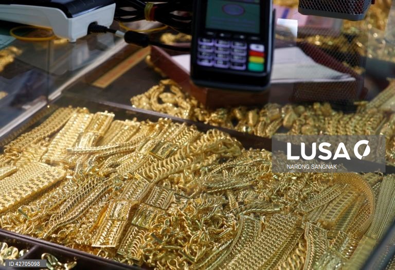Pre?o do ouro renova máximos históricos e aproxima-se dos 3.570 euros por on?a