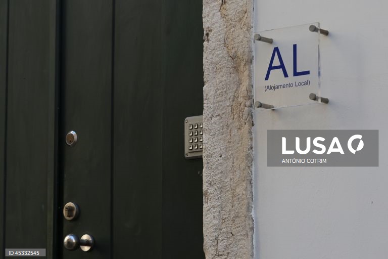 Assembleia Municipal do Funchal aprova suspens?o de licen?as de AL em prédios de habita??o