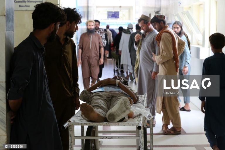 Talib?s elevam para 1.457 número de mortos em sismo e de feridos para 3.394