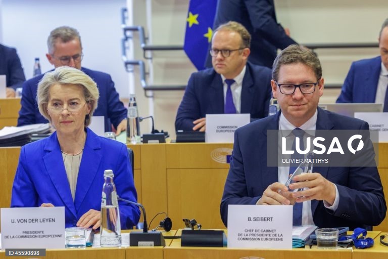 Von der Leyen lamenta acidente mortal com elevador da Glória em Lisboa