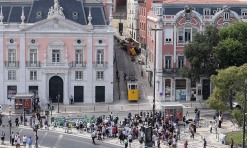 Prote??o Civil de Lisboa corrige número de vítimas mortais para 16 no acidente do elevador da Glória