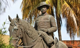 "Padr?o de Guerra" é a única estátua colonial em Maputo 50 anos depois