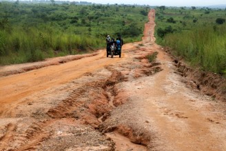 Nove angolanos morrem por dia na estrada, Governo fala em crise de seguran?a